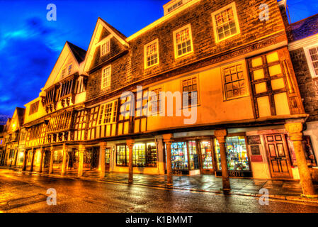 Città di Dartmouth, Inghilterra. Il grado che ho elencato la xvii secolo butterwalk in Dartmouth's duke street. Foto Stock