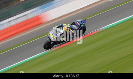 Movistar Yamaha Valentino Rossi durante le qualifiche davanti al british Moto Grand Prix di Silverstone, Towcester. Foto Stock