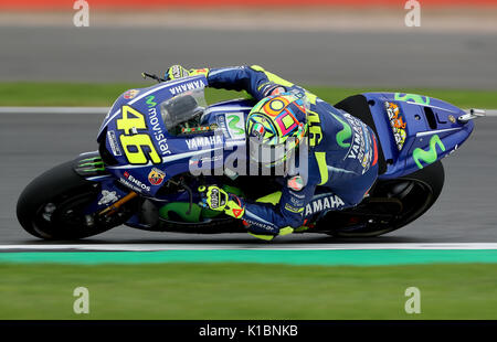 Movistar Yamaha Valentino Rossi durante le qualifiche davanti al british Moto Grand Prix di Silverstone, Towcester. Foto Stock