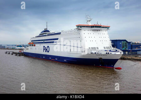 P & O traghetto orgoglio di Hull, moorred a Hull Docks Foto Stock