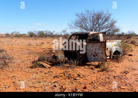 Vecchia auto dall'ex Nannine oro città mineraria Meekathara, Murchison, Australia occidentale Foto Stock