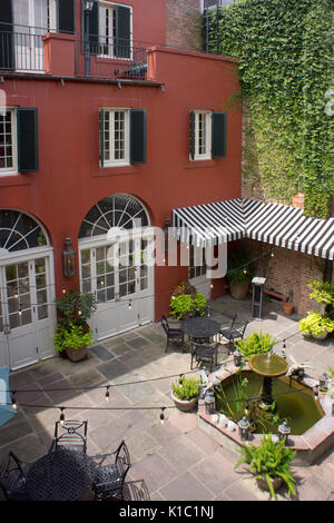 Ristorante il cortile in New Orleans" del quartiere francese. Foto Stock