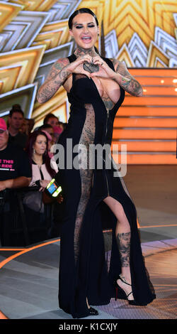 Jemma Lucy dopo essere stati sfrattati durante la finale dal vivo del Grande Fratello 9, a Elstree Studios di Borehamwood Hertfordshire. Foto Stock