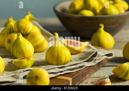 Materie giallo tigre organico figure pronto a mangiare Foto Stock