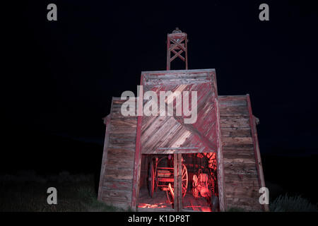 Le attrezzature antincendio all'interno firehouse in Bodie State Historic Park. Foto Stock