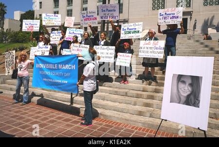 Agosto 26 2017 Los Angeles, California il nondimeno, noi persistiamo Rally e marzo, l'educazione dei giovani sulle disuguaglianze sociali e incoraggiamento dell'attivismo politico. Foto Stock