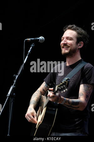 Clarence Esplanade, Southsea, Hampshire, Regno Unito 26 agosto 2017. Festival vittorioso Giorno 2 - Frank Turner in esecuzione al Festival di Vittoriosa, Southsea, Portsmouth, Hampshire 26 Agosto, 2017, REGNO UNITO Foto Stock