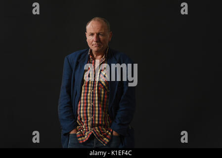 Edimburgo, Scozia, Regno Unito. Il 27 agosto, 2017. L'Edinburgh International Book Festival Domenica 27 agosto. Inglese scrittore freelance Graham Caveney parla con Richard barba sulle storie familiari. Credito: Stuart Cobley/Alamy Live News Foto Stock