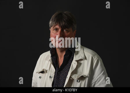 Edimburgo, Scozia, Regno Unito. Il 27 agosto, 2017. L'Edinburgh International Book Festival Domenica 27 agosto. Poeta inglese e autore Simon Armitage presenta il suo nuovo libro la non accompagnati. Credito: Stuart Cobley/Alamy Live News Foto Stock