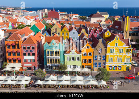 Willemstad, Curacao, Piccole Antille. Punda Quayside Cafe, Indie Olandesi architettura. Foto Stock