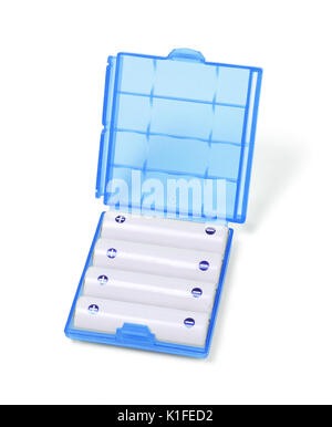 Batterie ricaricabili in aprire il contenitore in plastica su sfondo bianco Foto Stock