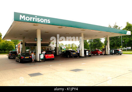 Morrisons, benzina, diesel, stazione di riempimento, supermercato, Fakenham, Norfolk, Inghilterra, Regno Unito Foto Stock