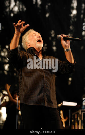 Tom Jones si esibisce 2009 fuori Lands Festival Golden Gate Park il 28,2009 agosto a San Francisco. Foto Stock