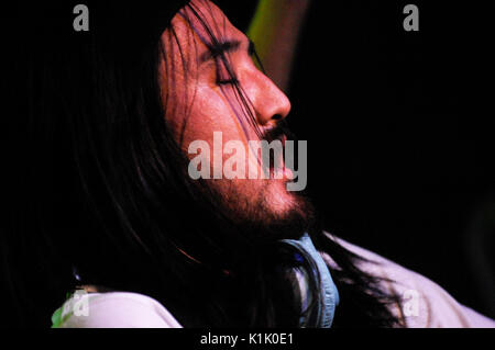 Dj steve aoki eseguire hard summer festival santuario expo hall di los angeles luglio 19,2008. Foto Stock