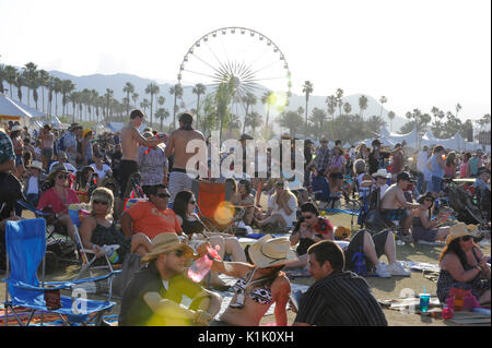 Atmosfera folla stagecoach,California's county music festival il giorno 3 Aprile 29,2012 indio,ca. Foto Stock