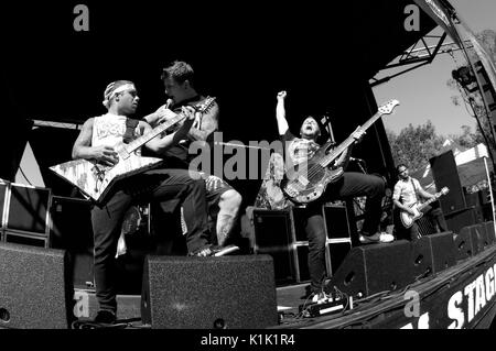 (L-R) Dan Jacobs, Alex Varkatzas, Marc McKnight Travis Miguel Atreyu, esecuzione 2008 Projekt Revolution Tour Verizon Wireless Amphitheatre Irvine. Foto Stock