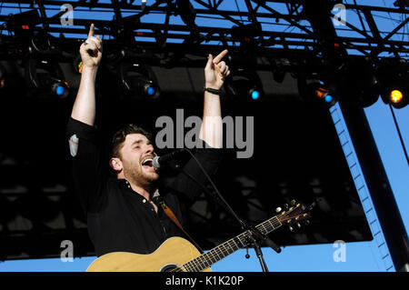 Chris giovani esegue stagecoach,California's county music festival il giorno 1 Aprile 30,2011 indio,ca. Foto Stock