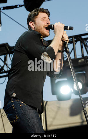 Chris giovani esegue stagecoach,California's county music festival il giorno 1 Aprile 30,2011 indio,ca. Foto Stock