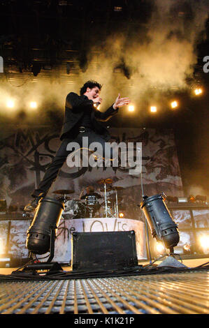 Gerard modo,Bob Bryar My Chemical Romance esegue 2007 projekt rivoluzione hyundai pavilion san Bernardino,ca Foto Stock