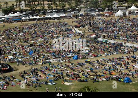 Folla atmosfera antenna stagecoach,California's county music festival il giorno 2 maggio,1 2011 indio,ca. Foto Stock