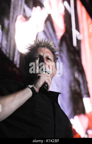 Il cantante gary levox Rascal Flatts esegue stagecoach,California's county music festival il giorno 2 maggio,1 2011 indio,ca. Foto Stock