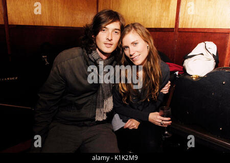 Joey ryan (l) backstage ritratto rockdrive 2009 hotel cafe dicembre 5,2009 di Los Angeles, California. Foto Stock