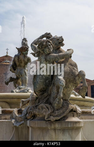 La fontana del Naiads presso la Piazza della Repubblica a Roma, Italia Foto Stock