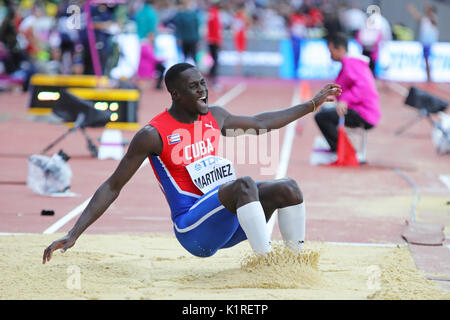 Lázaro MARTÍNEZ (Cuba) concorrenti negli Uomini Salto triplo Qualification B al 2017, IAAF Campionati del Mondo, Queen Elizabeth Olympic Park, Stratford, Londra, Regno Unito. Foto Stock