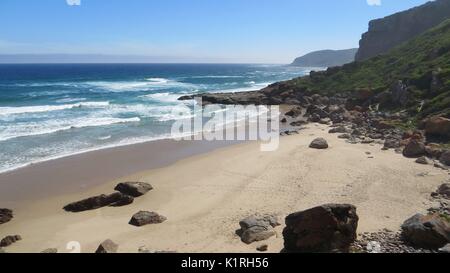 Spiaggia di Robberg riserva naturale vicino a Plettenberg Bay, Garden Route del Sud Africa. Foto Stock