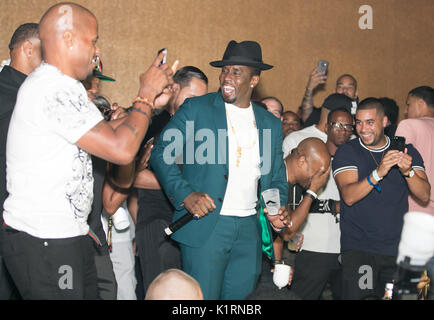 Las Vegas, NV, Stati Uniti d'America. 26 Ago, 2017. ***La copertura della casa*** Sean 'diddy' pettini AKA Puff Daddy post lotta festa al nightclub di cortesia al Hard Rock Hotel & Casino in Las Vegas NV il 26 agosto 2017. Credito: PIL foto/media/punzone Alamy Live News Foto Stock