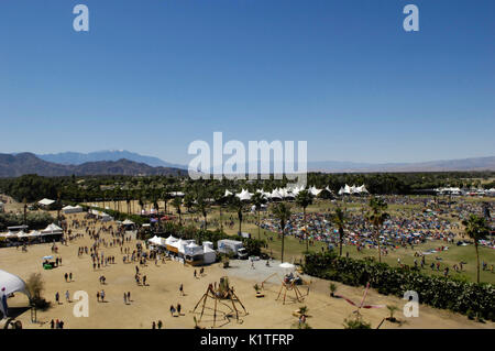 Atmosfera folla stagecoach,California's county music festival il giorno 2 maggio,1 2011 indio,ca. Foto Stock