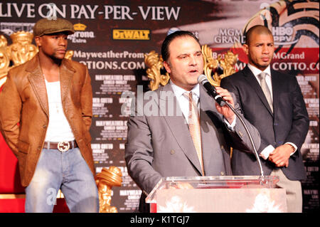 Conferenza stampa Grauman's Chinese Theatre Hollywood marzo 1,2012. Mayweather cotto incontrerà WBA Super Welterweight World Championship Fight 5 maggio MGM Grand Las Vegas. Foto Stock