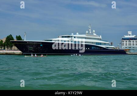 Iconico Super Yacht di lusso Carinzia VII a Porta Venezia, Venezia, Italia Foto Stock