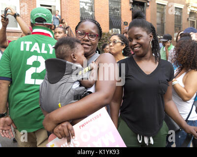 Spike Lee 9 Brooklyn annuale ama Michael Jackson & Lei è ottenuto di avere il blocco Pary in Bedford Stuyvesant sezione di Brooklyn, Aug.26, 2017. Foto Stock