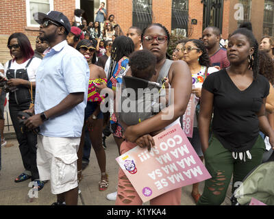 Spike Lee 9 Brooklyn annuale ama Michael Jackson & Lei è ottenuto di avere il blocco Pary in Bedford Stuyvesant sezione di Brooklyn, Aug.26, 2017. Foto Stock