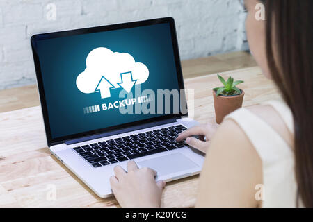 LIVE STREAMING Backup Download di copie di dati di elaborazione dati digitali trasferimento , lo streaming di file di download Foto Stock