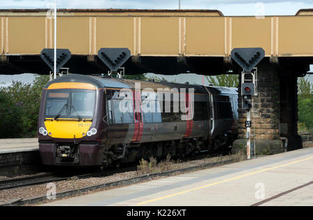 Arriva la classe CrossCountry 170 treno diesel lasciando la stazione di Leicester, Leicestershire, Regno Unito Foto Stock