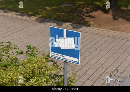 Bonn, Germania. Il 27 agosto, 2017. Vista degli uffici di Deutsche Welle (DW) di Bonn, Germania, 27 agosto 2017. - Nessun filo SERVICE - foto: Horst Galuschka/dpa/Alamy Live News Foto Stock