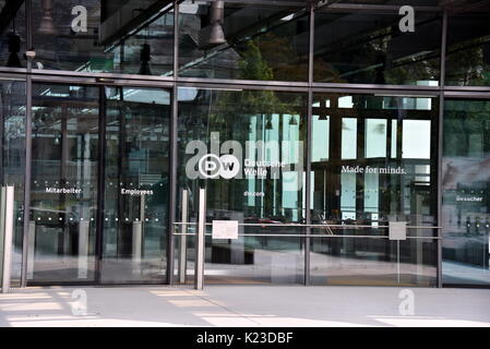 Bonn, Germania. Il 27 agosto, 2017. Vista degli uffici di Deutsche Welle (DW) di Bonn, Germania, 27 agosto 2017. - Nessun filo SERVICE - foto: Horst Galuschka/dpa/Alamy Live News Foto Stock