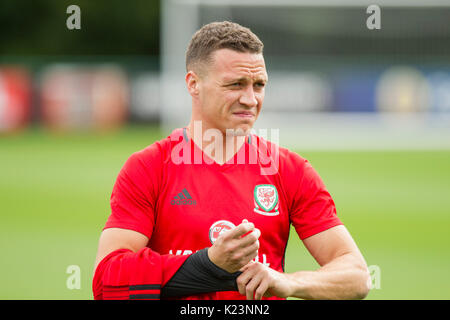 Hensol, Wales, Regno Unito, 29 agosto 2017. James Chester durante il Galles squadra nazionale di allenamento in vista della Coppa del Mondo 2018 di qualificazione contro l' Austria e la Moldova. Credito: Mark Hawkins/Alamy Live News Foto Stock