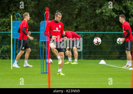 Hensol, Wales, Regno Unito, 29 agosto 2017. Gareth balla durante il Galles squadra nazionale di allenamento in vista della Coppa del Mondo 2018 di qualificazione contro l' Austria e la Moldova. Credito: Mark Hawkins/Alamy Live News Foto Stock