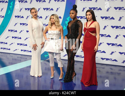 Inglewood, California, Stati Uniti d'America. Il 27 agosto, 2017. Dina Jane, alleato Brooke, Normani Kordei e Lauren Jauregui del quinto armonia, a 2017 MTV Video Music Awards al Forum in California il 27 agosto 2017. Credito: MediaPunch inc/Alamy Live News Foto Stock