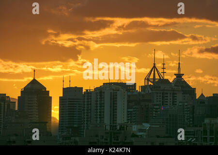 Fuzh, Fuzh, Cina. 28 Agosto, 2017. Incredibile tramonto può essere visto dopo il tifone di Fuzhou, a sud-est della Cina di provincia del Fujian, Agosto 27th, 2017. Credito: SIPA Asia/ZUMA filo/Alamy Live News Foto Stock