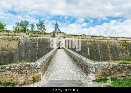 Entrata nelle pareti di La Citadelle de Blaye (Citadelle de Vaubon)a Blaye, un comune nella Gironda reparto, Nouvelle-Aquitaine, southwest Franc Foto Stock