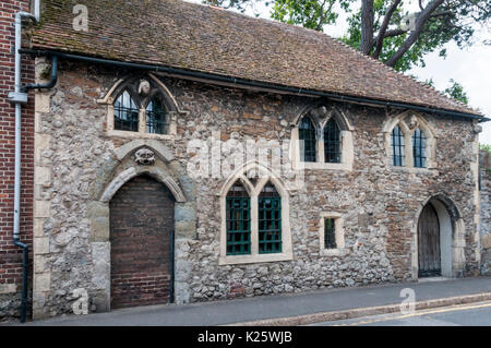 Questi edifici sono tutto ciò che resta dei Cistercensi medievali al priorato di St John a New Romney, Kent. Foto Stock