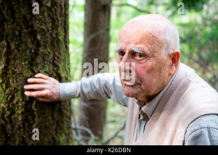 L'Europa,Italia ,Toscano Appennino Emiliano, Fabio Clauser, fondatore della prima riserva naturale in Italia, foresta Sassofratino Foto Stock