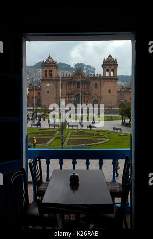 Cattedrale di Cusco, visto dal Cappuccino Cusco Cafe, Plaza de Armas, Cusco, Perù, Sud America Foto Stock