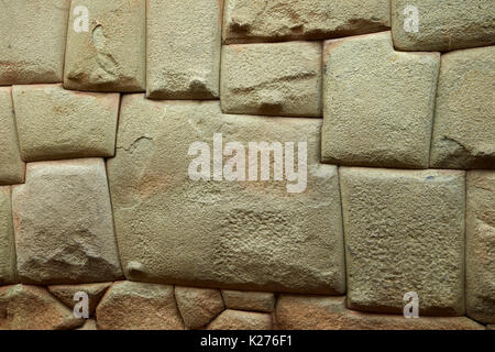 Dodici pietra angolare (storico Inca muratura in pietra), Calle Hatunrumiyoc, Cusco, Perù, Sud America Foto Stock