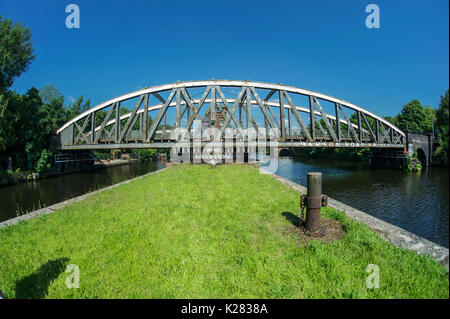 Acquedotto Barton ponte prendendo la Bridgewater Canal oltre il Manchester Ship Canal Foto Stock