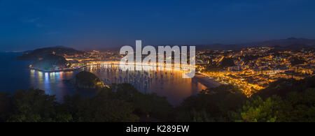 San Sebastian città ans spiaggia Concha da Igueldo Foto Stock